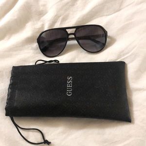 Women’s Guess Aviator sunglasses